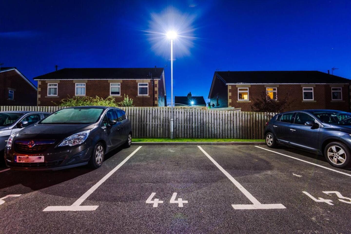 Stunning 2Bedroom 2Bathroom Apt With Parking Space Sheffield Luaran gambar